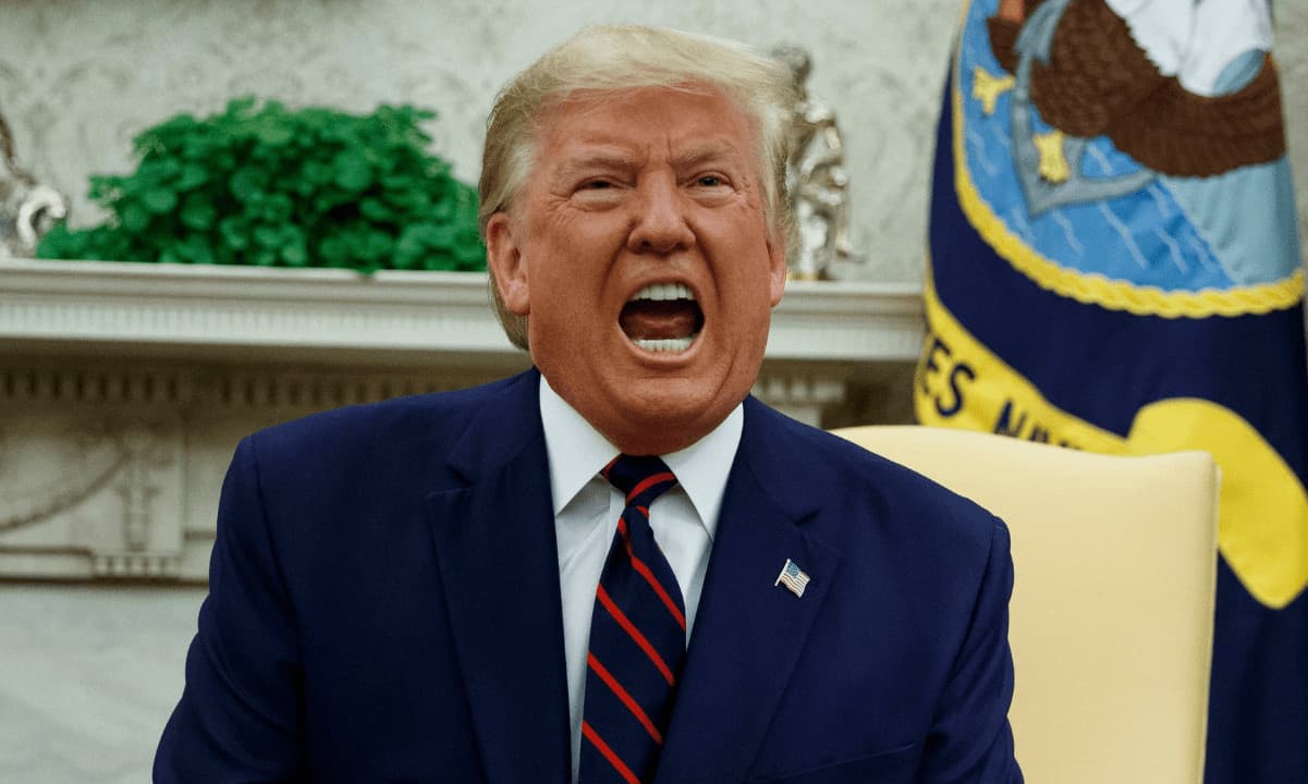 Bitcoin Price Unfazed at $116K Despite Trump's Latest Threats Against Russia and China