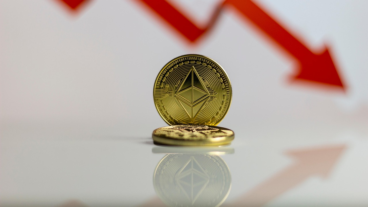 DeepSnitch AI Leads as Best Crypto Presale as ETH Supply Thins 
