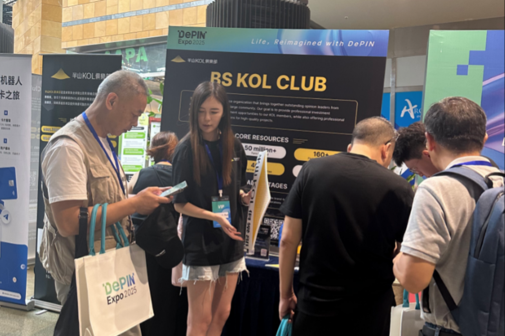 Mid-Levels KOL Club and partners successfully held the "DeAI Social: Builders & KOL Mixer"